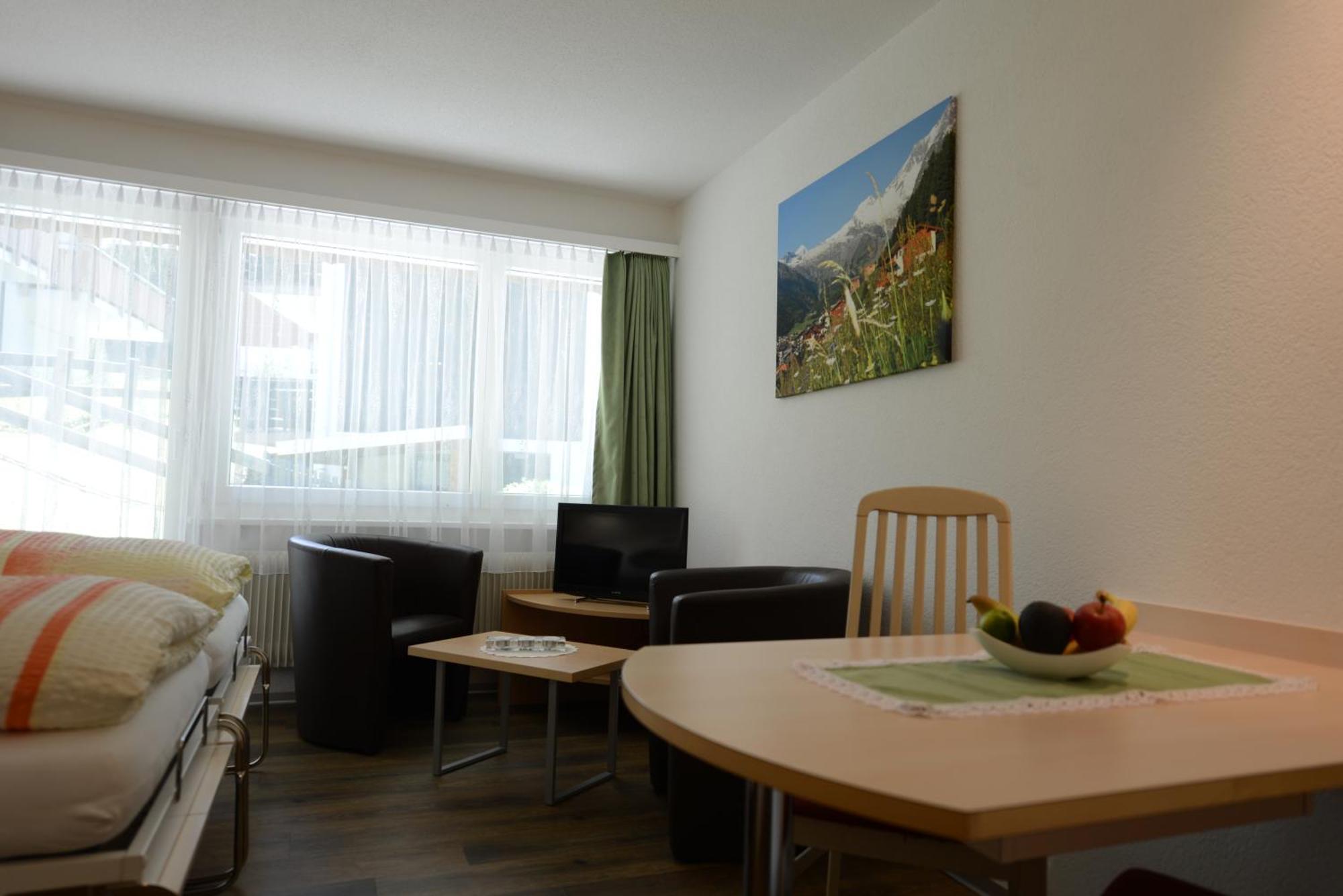 Haus Kandahar Saas Fee Quarto foto